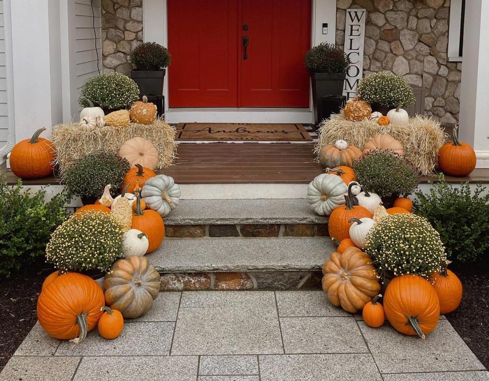 SouthCoast Pumpkin Co. created this fall porch design for New England Patriots center David Andrews.