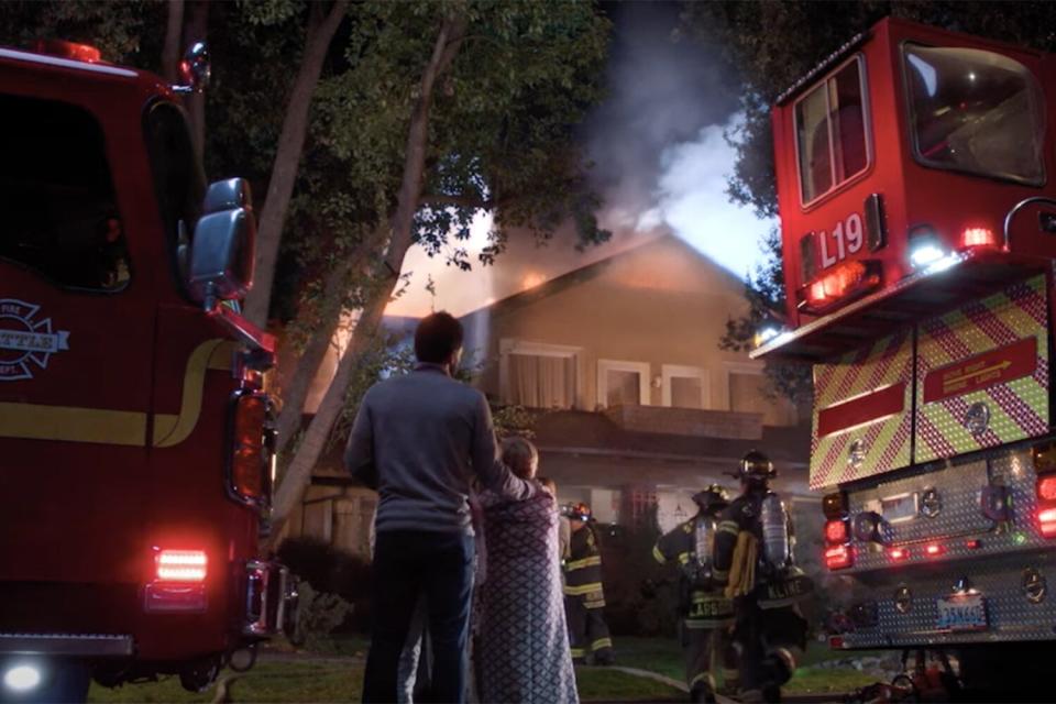 A fire breaks out in Meredith Grey's house and in the teaser for 