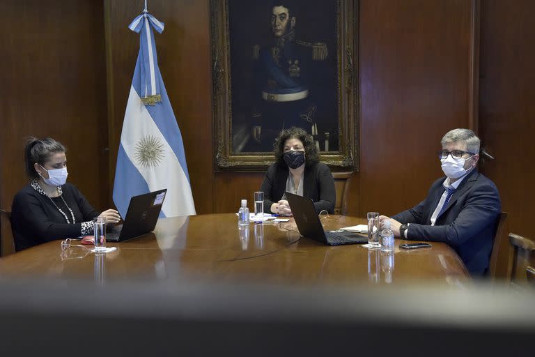 La ministra de Salud de la Nación, Carla Vizzotti, convocó una reunión extraordinaria virtual con representantes de la OPS y de países de la región, con motivo de analizar la situación de la viruela del mono