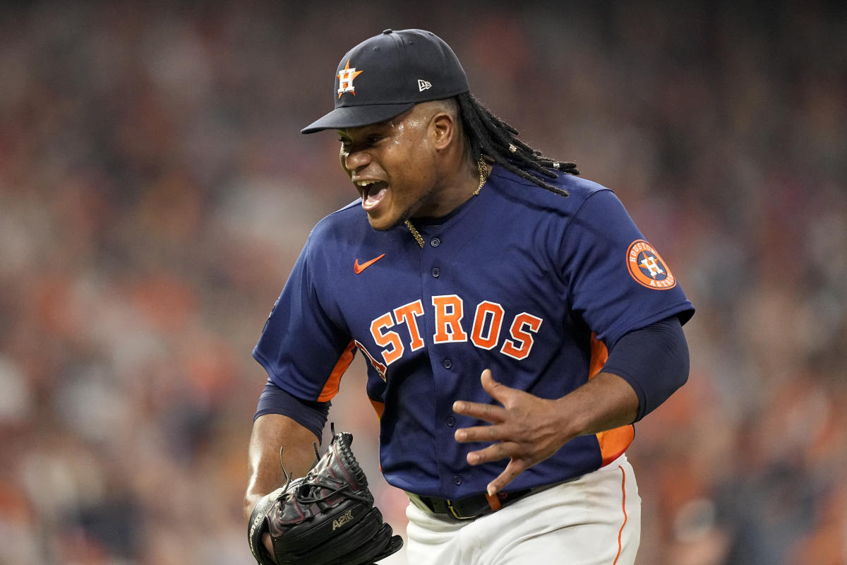 Quality start: Valdez leads Astros to Game 2 win thumbnail