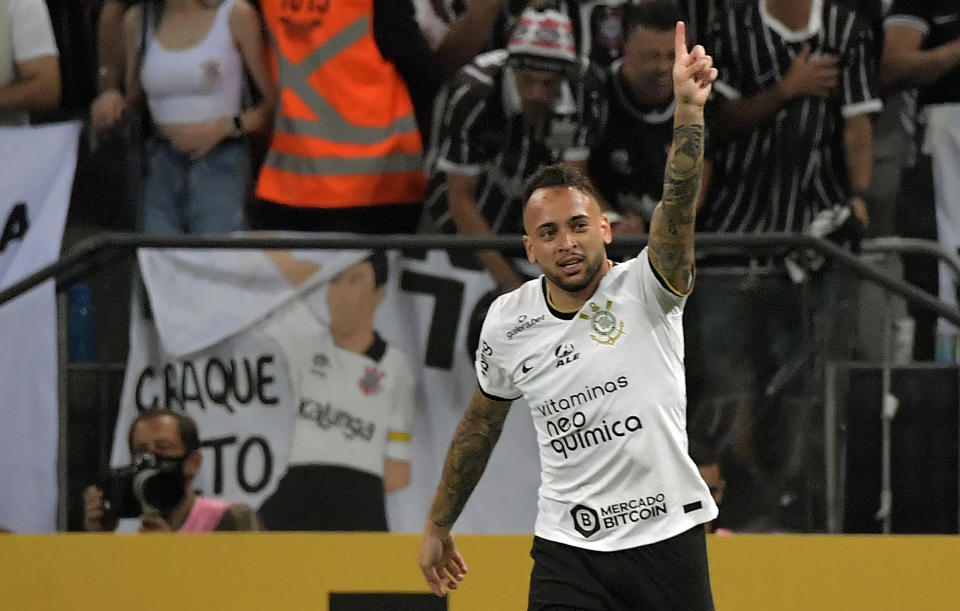 Maycon marcou os dois gols do Corinthians na vit&#xf3;ria contra o Boca Juniors (Foto: NELSON ALMEIDA/AFP via Getty Images)