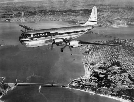 united 377 over the golden gate bridge