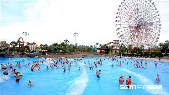 暑假邁入尾聲，不少民眾想帶家人去水樂園玩水。（圖／劍湖山提供）