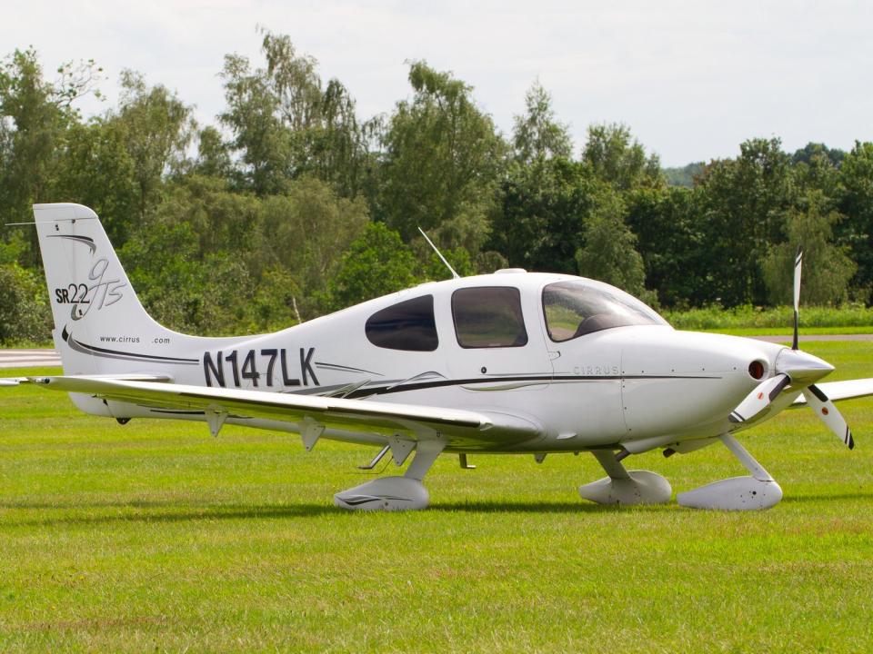 cirrus sr 22