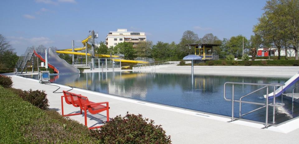 <p>Das Geisbergbad nahe Würzburg landet auf Rang sieben. Zu den Höhepunkten des Freibads zählt die 78 Meter lange Großwasserrutsche und das Kinder-Erlebnis-Plansch-Becken. Auch der Kinderspielplatz mit seinem Spielschiff und der Reifenschaukel kann sich sehen lassen. (Foto: veitshoechheim-blog.de) </p>