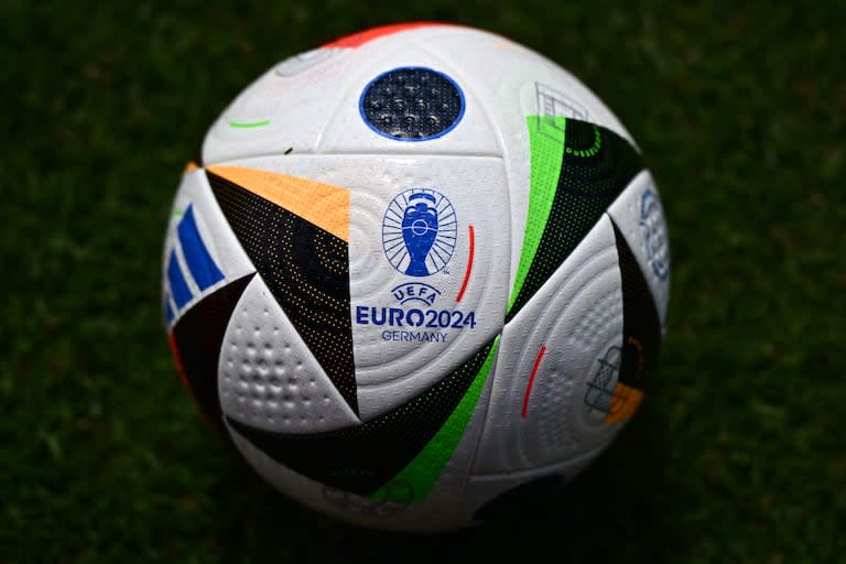 La pelota oficial de la Euro 2024 está equipada con sensores de movimiento que permitirán dilucidar jugadadas de gol o no gol