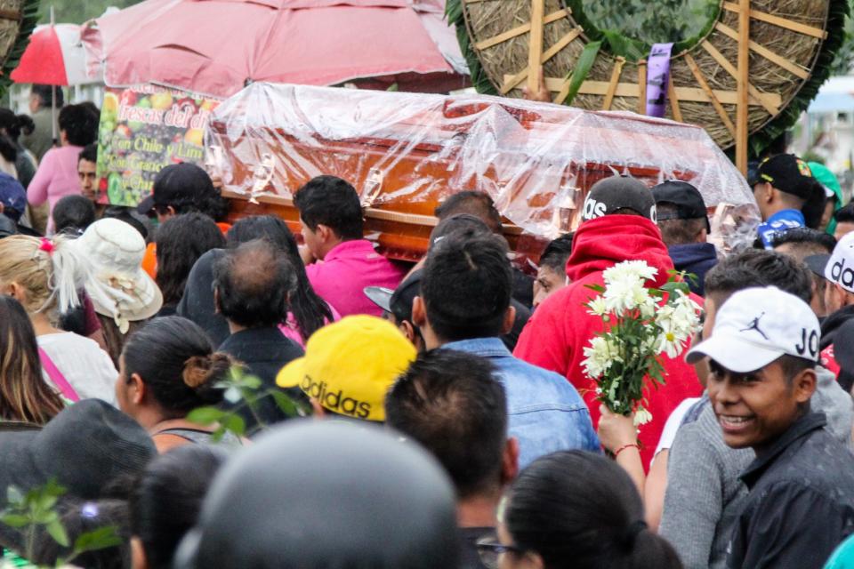 FOTOS: El multitudinario funeral de un narco en la CDMX