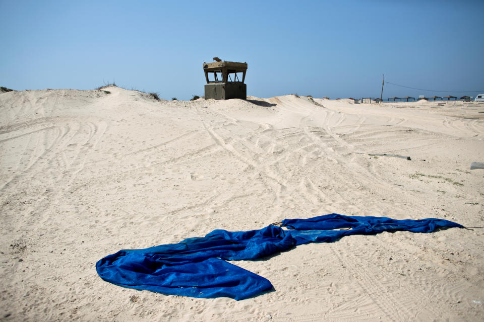 An Israeli military outpost is seen on Zikim beach in southern Israel, close to the border with the Gaza Strip, March 13, 2019. The unused Israeli military outpost remains as a scar on the landscape. (Photo: Ronen Zvulun/Reuters)