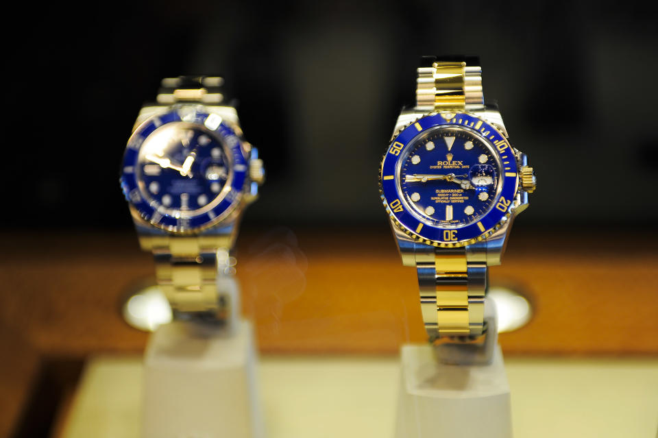 一手熱門勞力士款仍一錶難求，令錶店長年出現「配錶」文化。