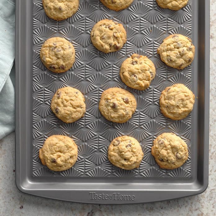 Chewy Chocolate Chip Cookies Exps Diyd19 11170 B09 10 1b 2