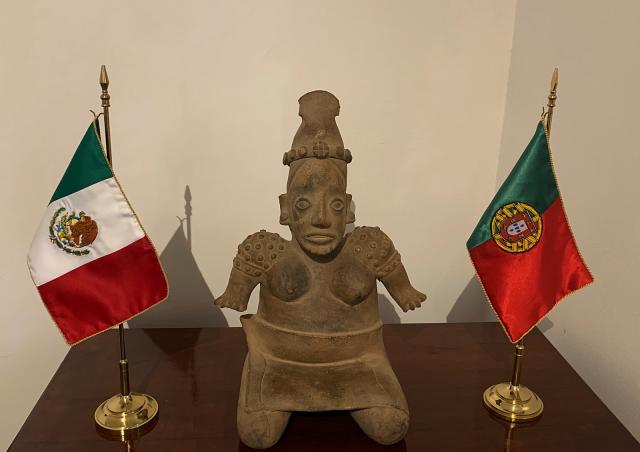 México recupera una pieza arqueológica milenaria que estaba por