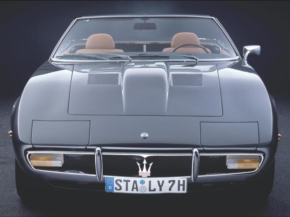 車頭進氣霸重現1966年第一代Ghibli經典的網狀格柵結構，不僅代表 Maserati 作為性能車款的不凡氣勢，也代表街頭文化的工業風格。