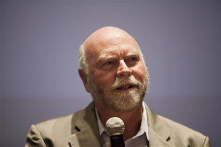 Craig Venter speaks during a symposium on "The Future of Genomic Medicine" at Scripps Seaside Forum in La Jolla, California March 6, 2014. REUTERS/Sam Hodgson
