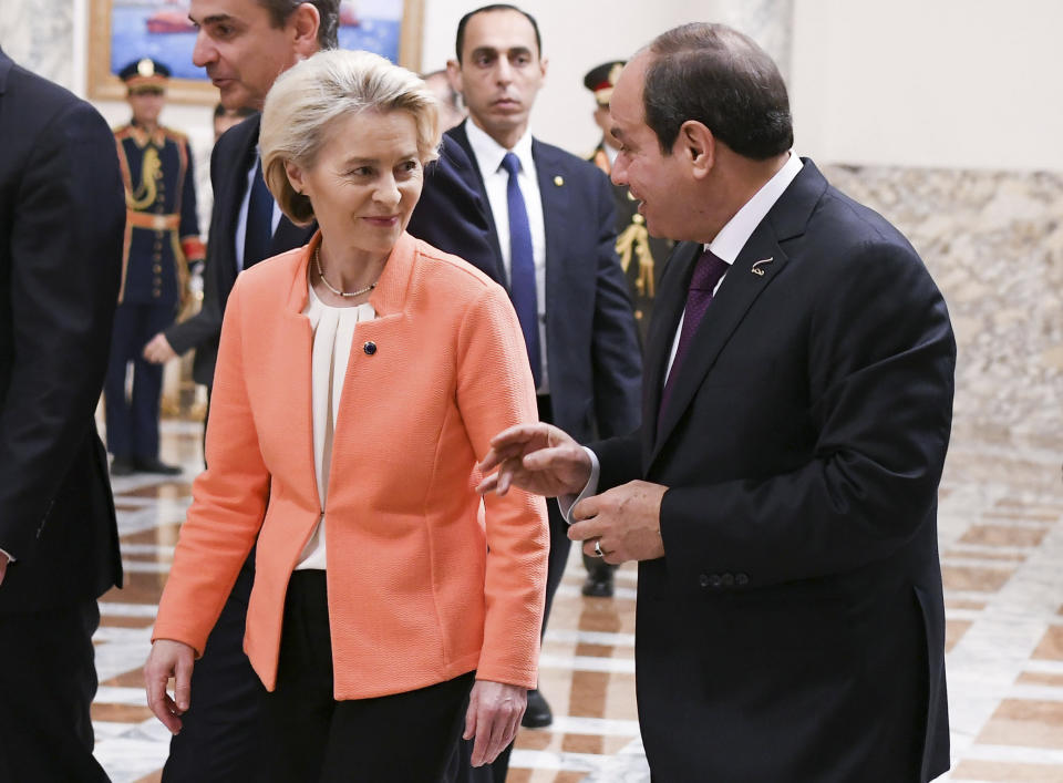 In this photo provided by Egypt's presidency media office, Egyptian President Abdel-Fattah el-Sissi, right, talks to European Commission president Ursula Von der Leyen, at the Presidential Palace in Cairo, Egypt, Sunday, March 17, 2024. (Egyptian Presidency Media Office via AP)