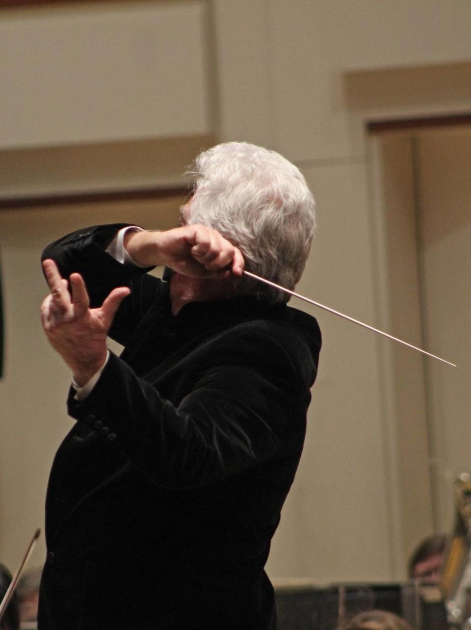 Christopher Warren-Green conducting Vaughan Williams’ “Dona Nobis Pacem” in March. He has led the Charlotte Symphony since 2010.