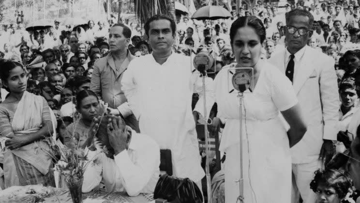 Sirimavo Bandaranaike of Sri Lanka campaigning for the Freedom Party in 1960. Photo from Keystone/Getty Images.