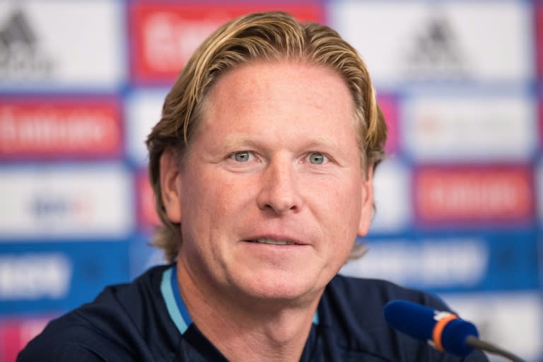 Markus Gisdol has a hard test for his first match as Hamburg's new coach when he takes his team to sixth-placed Hertha Berlin