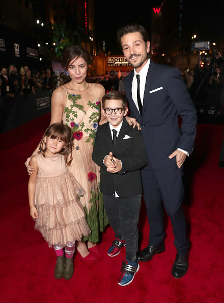 Premiere Of Walt Disney Pictures And Lucasfilm's 'Rogue One: A Star Wars Story' - Red Carpet : News Photo