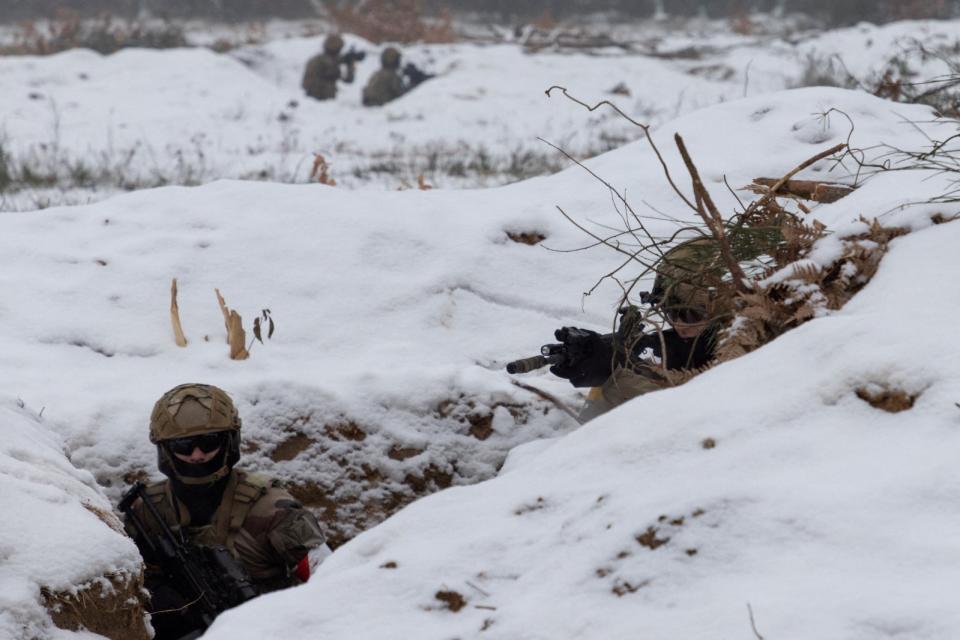 2023年12月7日，烏克蘭士兵在波蘭韋德津（Wedrzyn）進行聯合兵種演訓。路透社