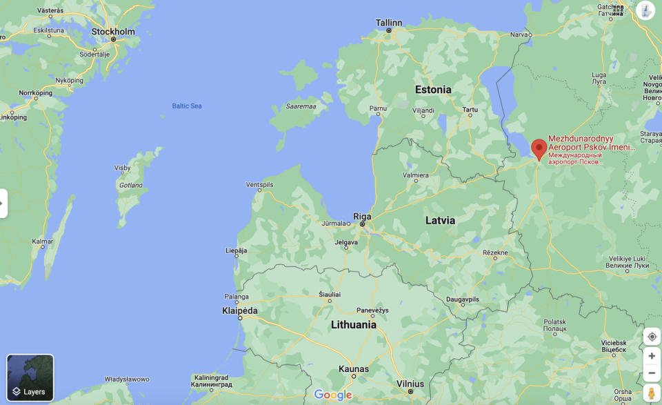 普斯科夫機場（紅色標示處）距離波羅的海三國邊境僅 10 多公里。   圖：翻攝自Google Ma