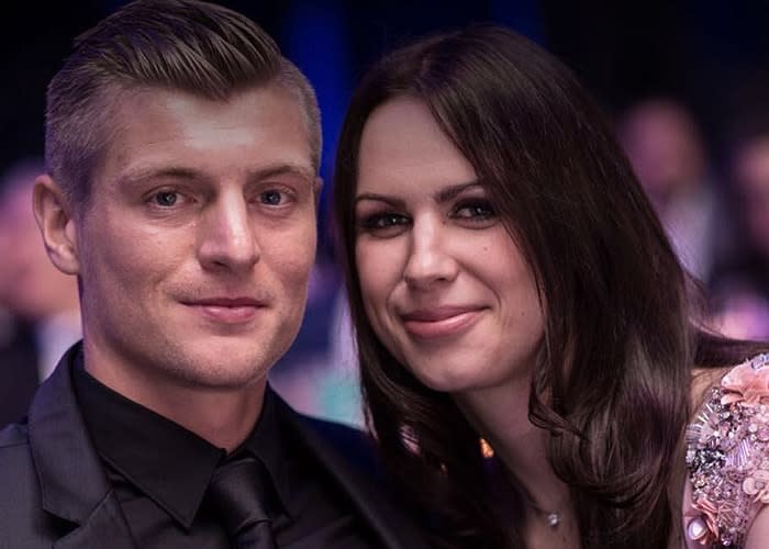 Toni Kroos y su mujer Jessica 