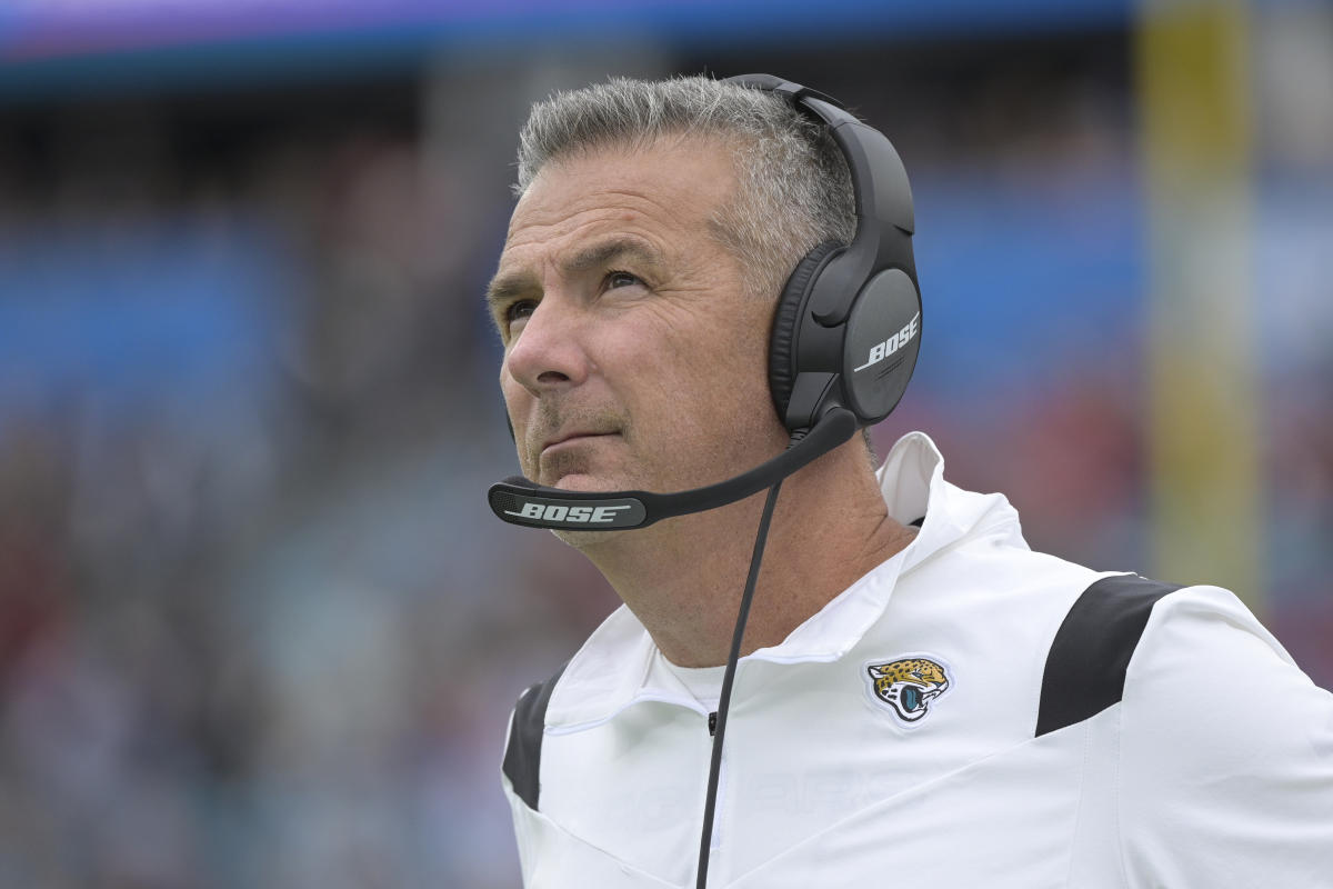 Jacksonville Jaguars coach Urban Meyer not interested in leaving NFL for  college football jobs, source says - ABC7 Chicago