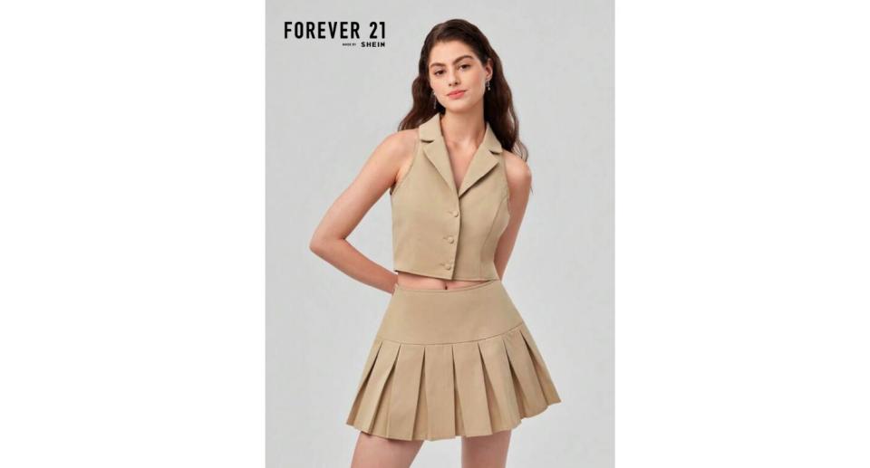 Forever 21 Sleeveless Blazer With Lapel Collar and matching pleated skirt