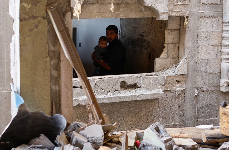 Aftermath an Israeli strike on a house, in Rafah