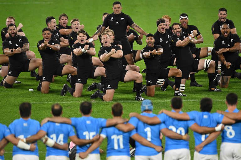 Los All Blacks realizando el haka ante Uruguay, en la Copa del Mundo de Francia 2023 