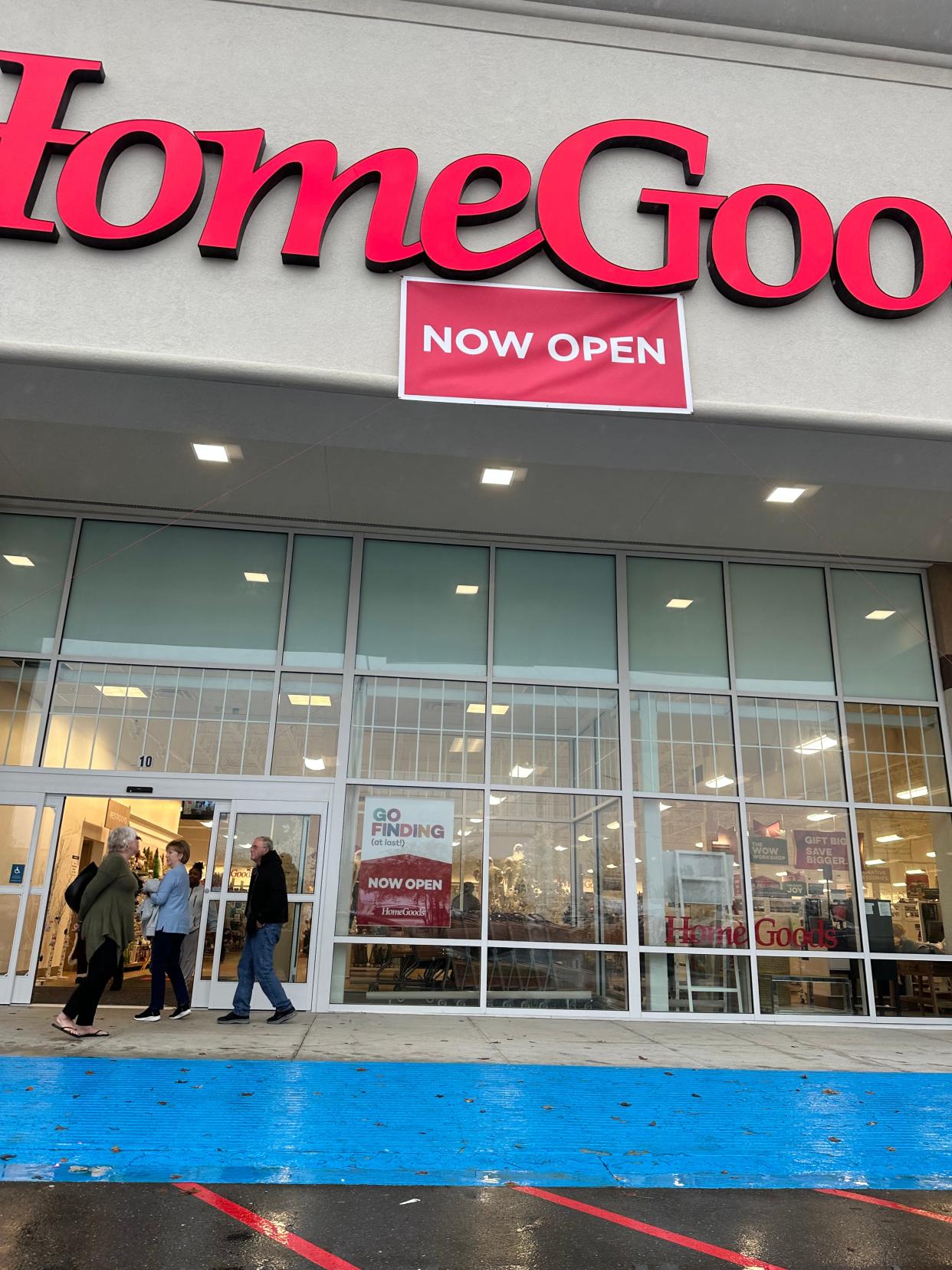 HomeGoods retail store opened Friday, Nov. 10, at Turtle Creek Crossing in Hattiesburg.