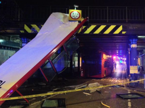 7 injured as bus roof ripped off in London bridge crash