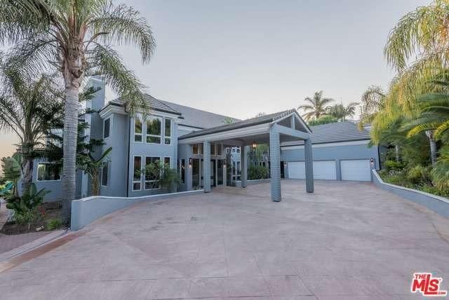 <p>The second home in Malibu, Calif. which is listed for $11,950,000 features 10,000 square feet with nine bedrooms and nine-and-a-half bathrooms. <br>(Realtor.com) </p>