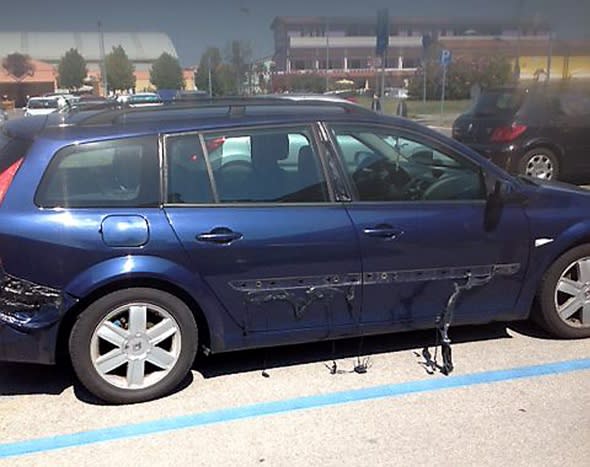 British tourist takes pictures of car melting in Italy heatwave