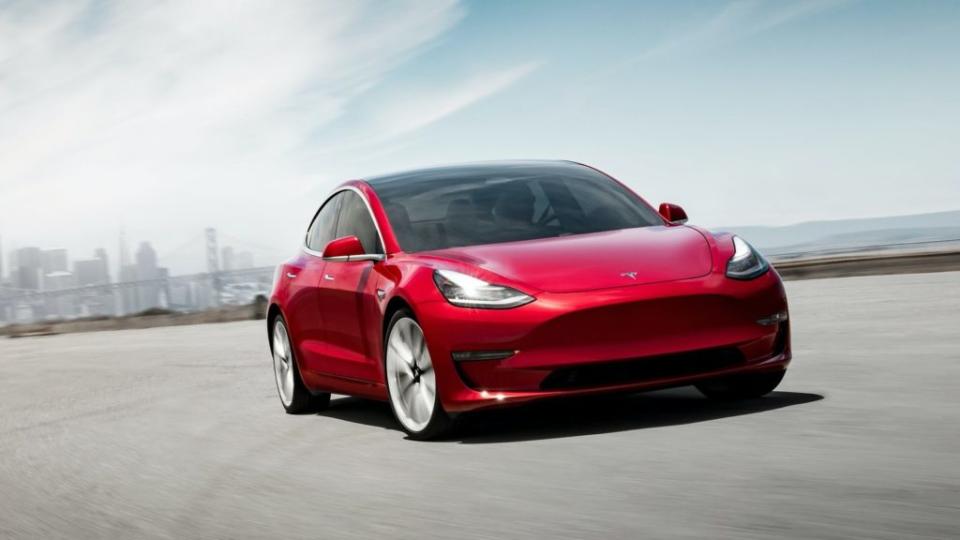 Model 3於5月以及6月就有超過2,000輛新車領牌。(圖片來源/ Tesla)