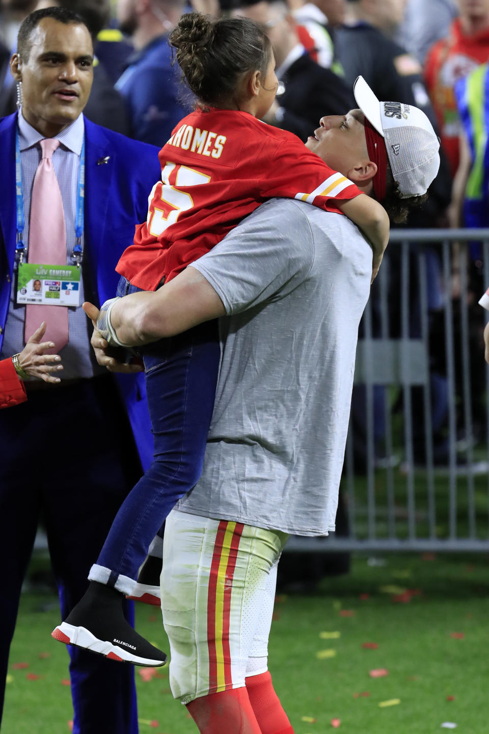 MIAMI, FLORIDA - FEBRUARY 02: Patrick Mahomes #15 of the Kansas City Chiefs celebrates after defeating San Francisco 49ers 31-20 in Super Bowl LIV at Hard Rock Stadium on February 02, 2020 in Miami, Florida. (Photo by Andy Lyons/Getty Images)