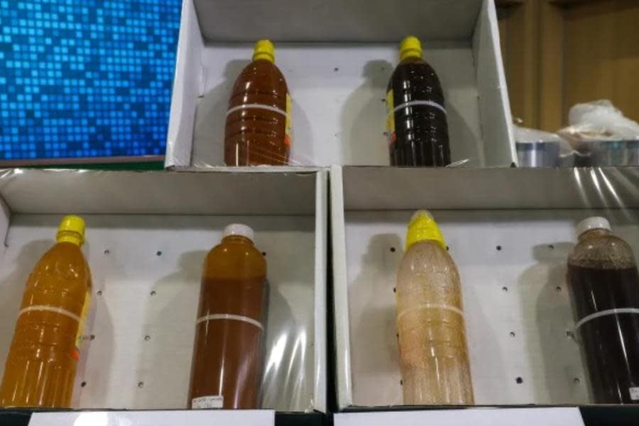 Decomisan en Hong Kong cargamento de metanfetamina líquida que venía de México en botellas de salsa