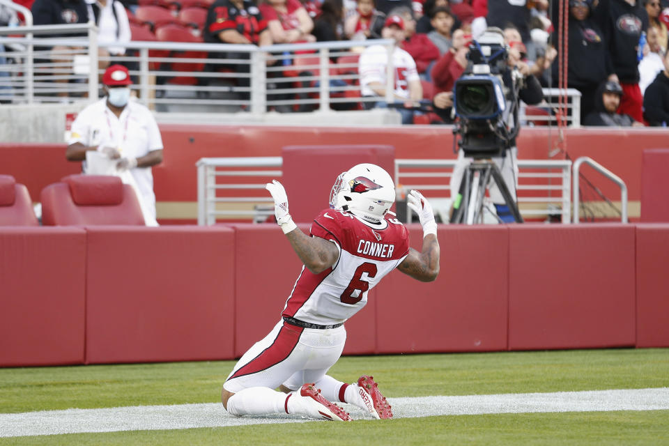 Arizona Cardinals running back James Conner (6)