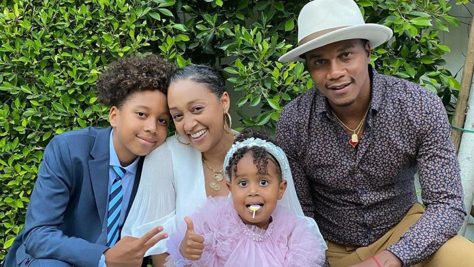 https://www.instagram.com/p/CcfkqRELdNQ/ tiamowry's profile picture tiamowry Verified Hope you had a wonderful weekend and a happy Easter with your family and friends! ���� 10h