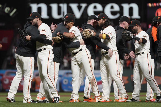 Giants become first team to clinch spot in 2021 MLB postseason