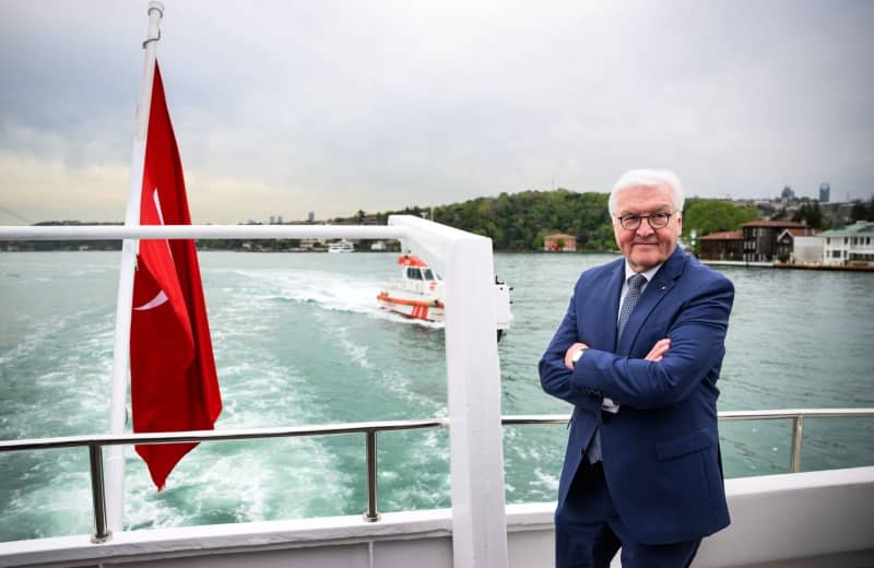 German President Frank-Walter Steinmeier travels by ship Okyanus from the Eminonu landing stage to the historic summer residence of the German ambassador. Bernd von Jutrczenka/dpa