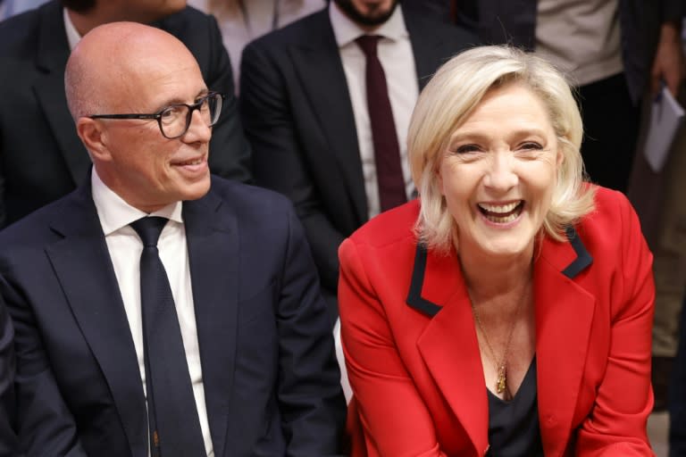 Vier Tage vor der ersten Runde der Parlamentswahl in Frankreich zerfällt die konservative Partei der Republikaner weiter. (Geoffroy VAN DER HASSELT)
