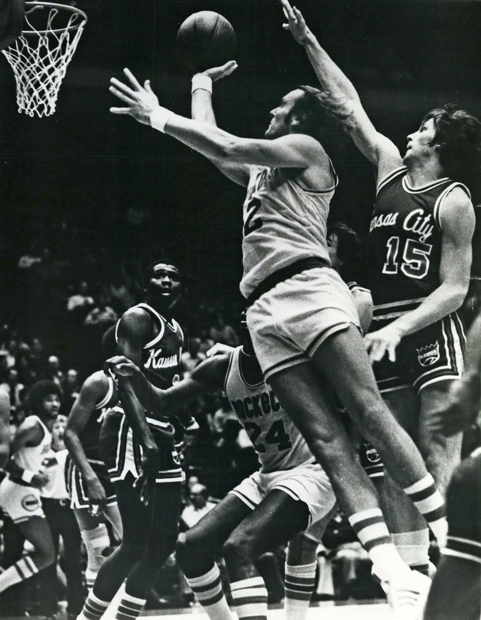 Rick Barry became the player who set the offense for the Houston Rockets but became an afterthought as a scorer.