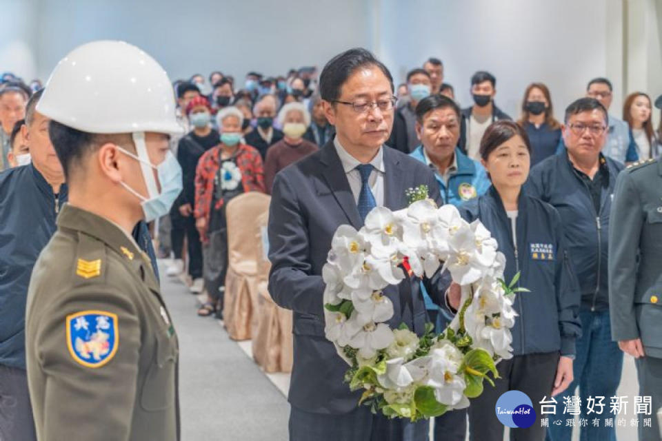 市長擔任主祭官，獻花表達對烈士的敬意。