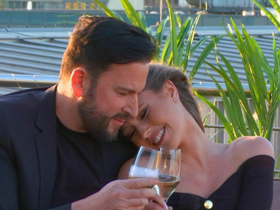 Michael Wendler und Laura Müller wollen sich vor TV-Kameras kirchlich trauen lassen. (Bild: TVNOW)