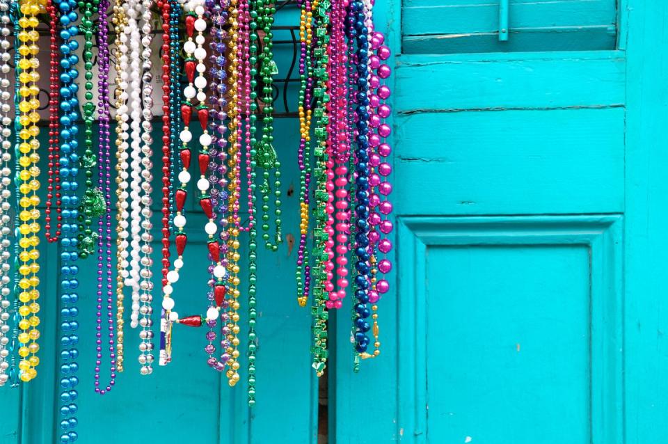 mardi gras history beads