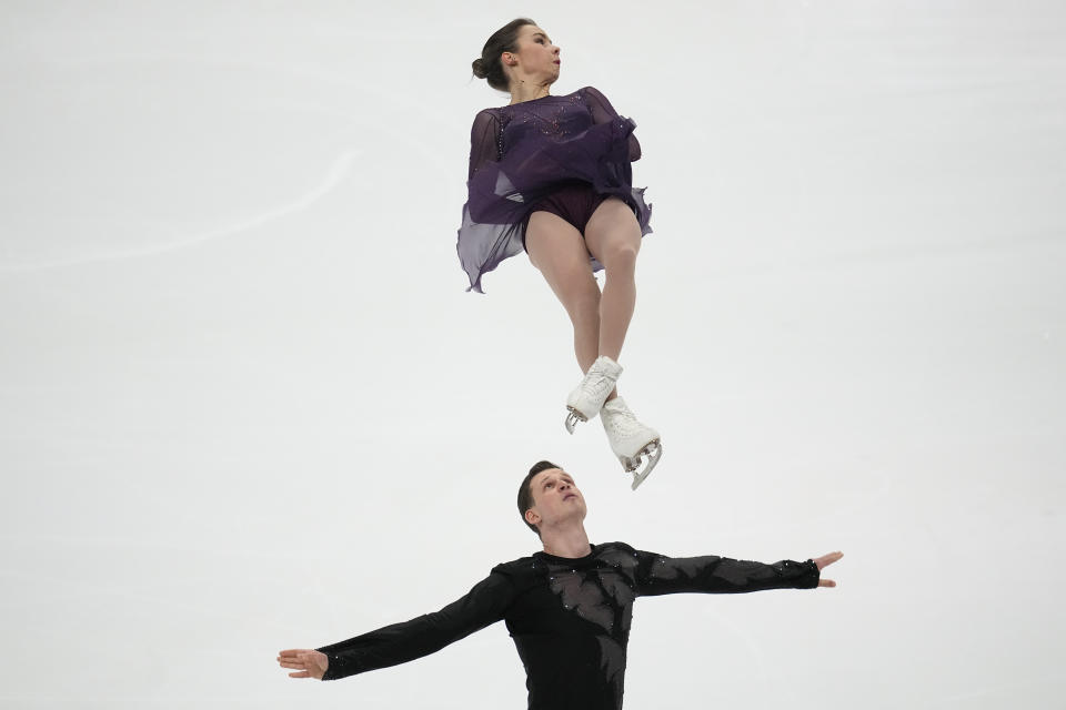 Alisa Efimova and Misha Mitrofanov compete in championship pairs at the U.S. figure skating championships Saturday, Jan. 27, 2024, in Columbus, Ohio. (AP Photo/Sue Ogrocki)