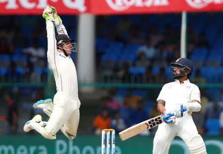 Cricket - India v New Zealand - First Test cricket match - Green Park Stadium, Kanpur, India - 22/09/2016. India's Murali Vijay avoids a bouncer. REUTERS/Danish Siddiqui