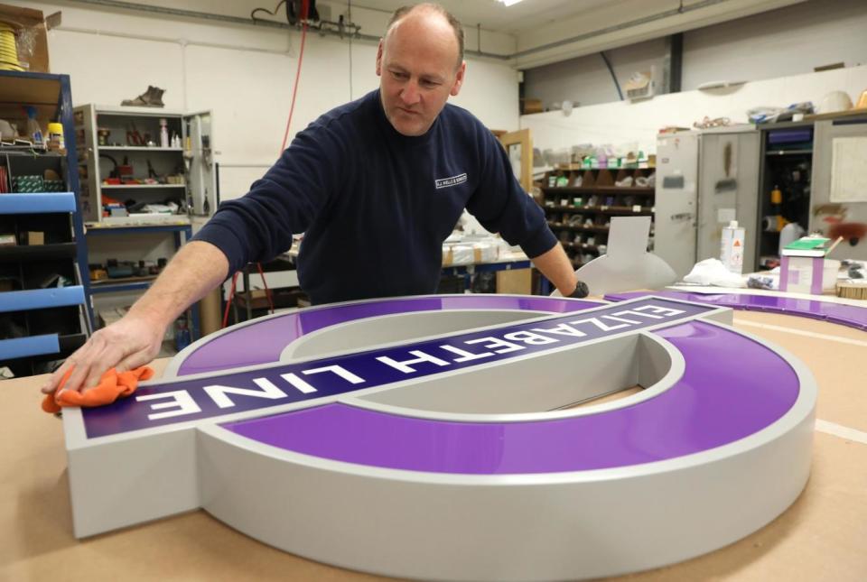 The new purple roundels are the first to be installed (By: Transport for London )