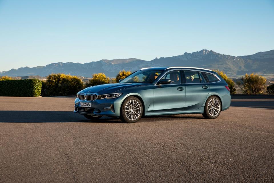 Photos of the 2020 BMW 3-Series Wagon