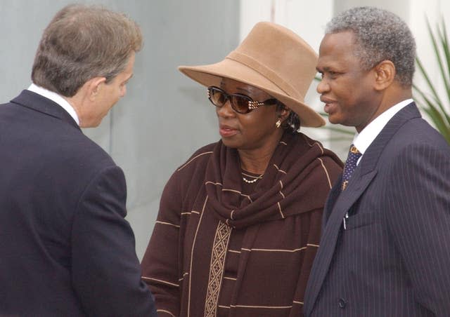 Gloria and Richard Taylor meet Tony Blair.